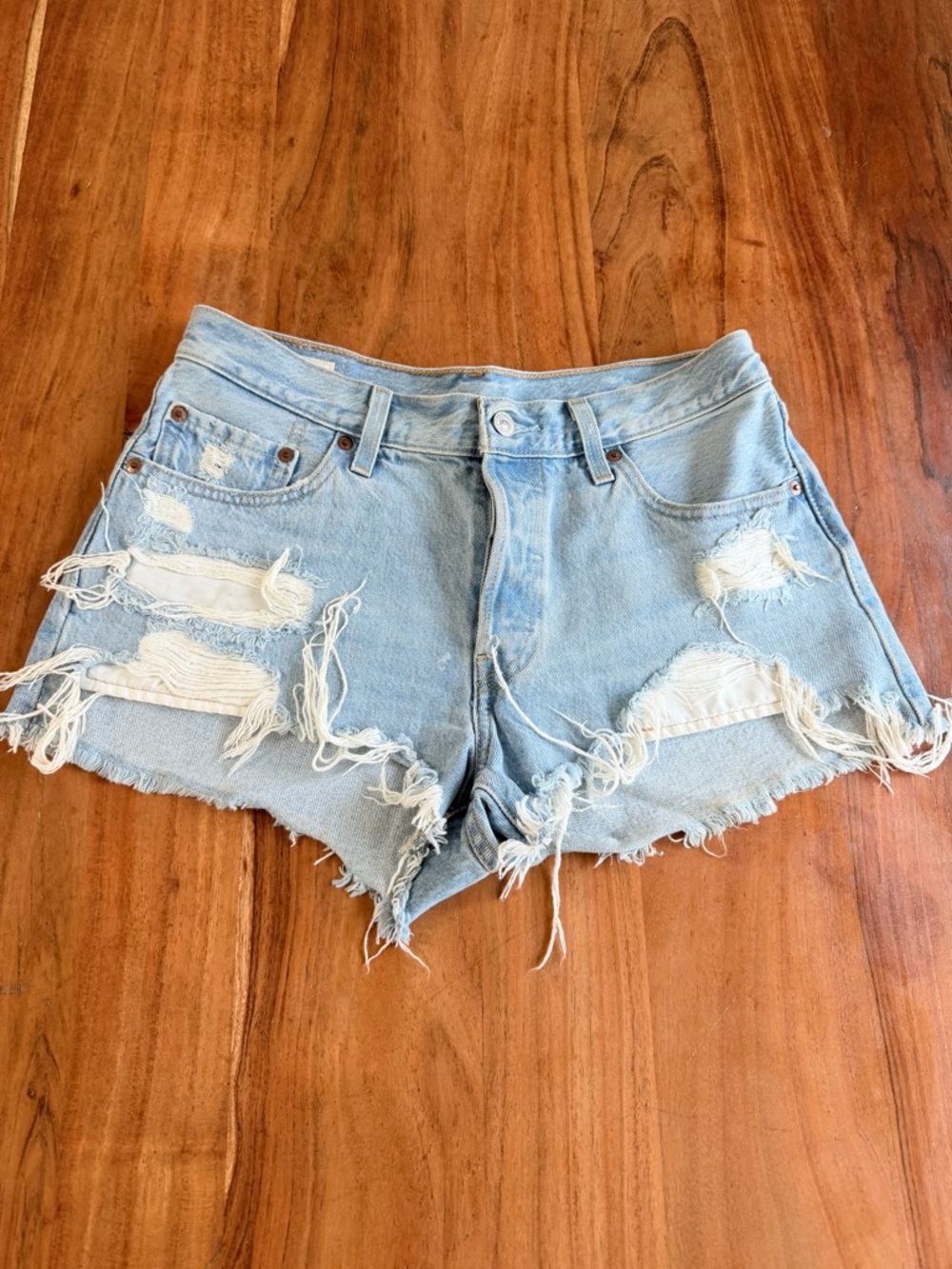 Rare vintage Levi’s Blue Distressed Denim Women’s Shorts size w29